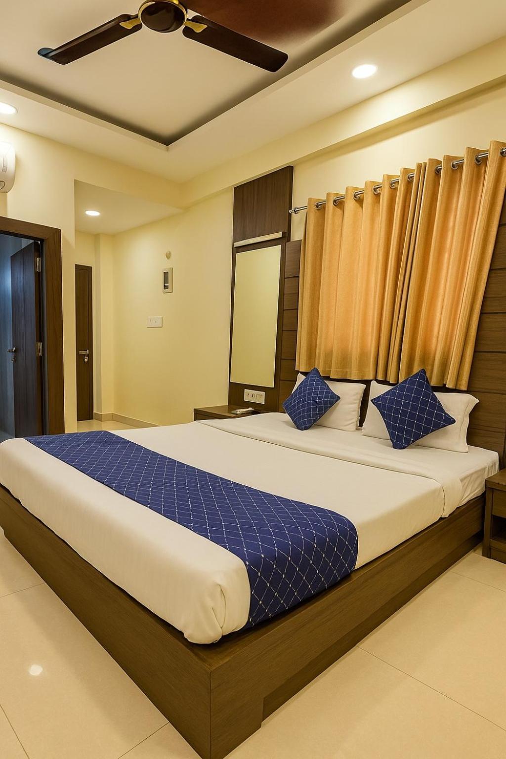 Stayguru Hotel Atithi Bhuj Exteriör bild